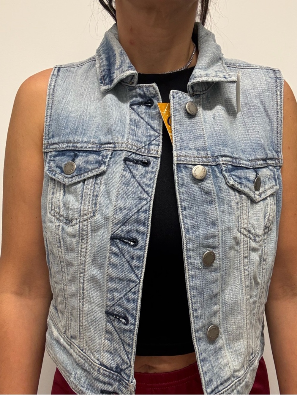 Light Wash Denim Vest - Women - Picture 4 of 5